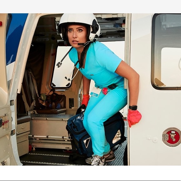 NWT FIGS Zamora Joggers Scrub Pants in Neon Blue - Picture 13 of 13